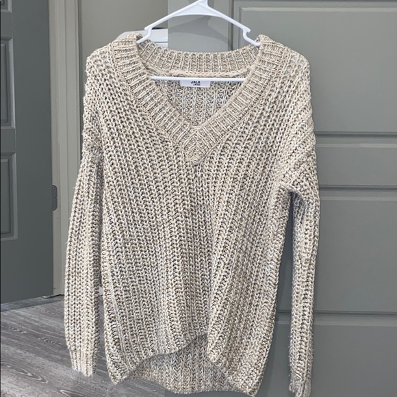BB Dakota Sweaters - BB Dakota V-neck Sweater